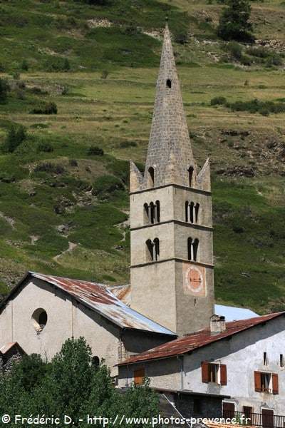 Aiguilles - Église Chapelle de Lombard