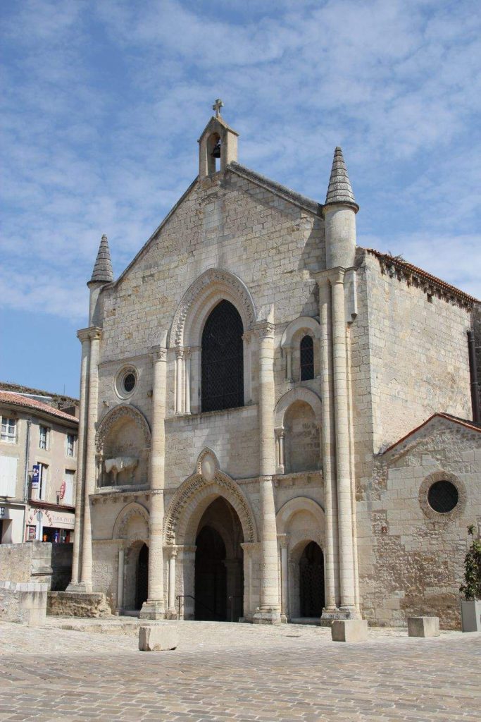 Airvault - Église Barroux