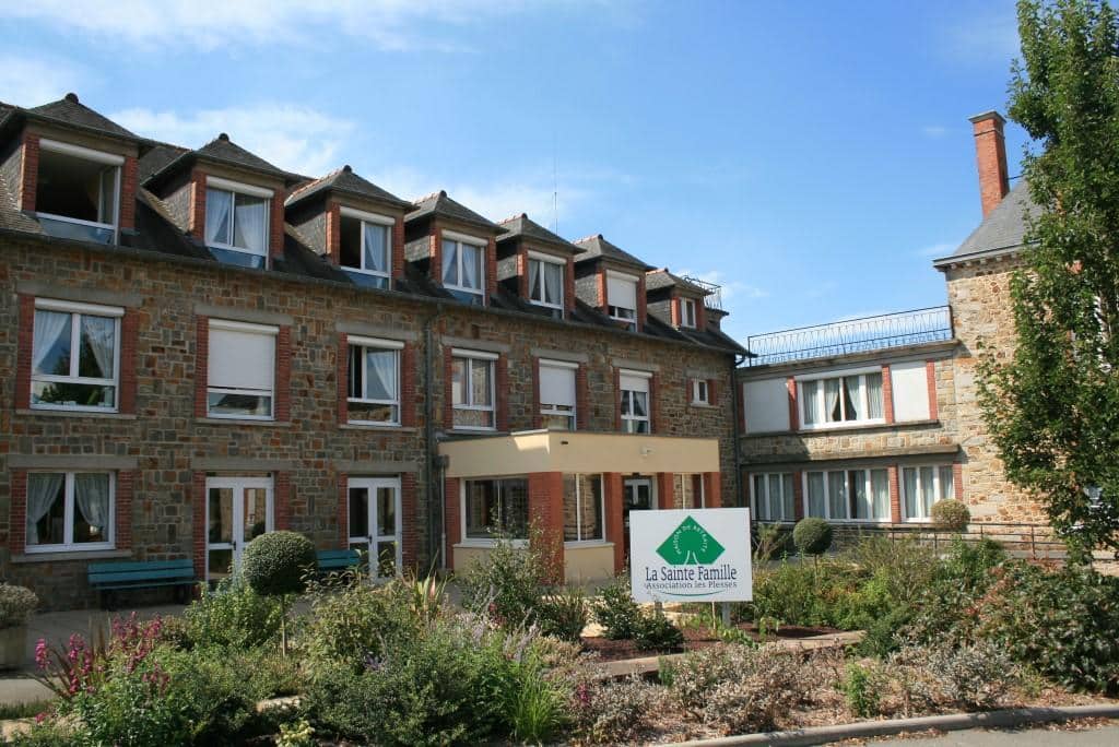 Argentré-du-Plessis - Église Maison de Retraite de La Sainte Famille