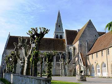 Artenay - Église Foyer Logement