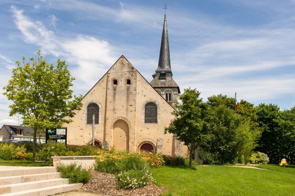 Azé - Eglise Saint Pierre (Église D’azé)