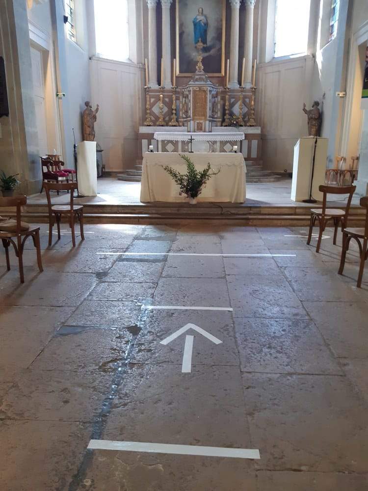Champvans-les-Moulins - Église Salle Communale