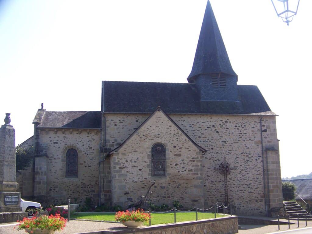 Condat-sur-Ganaveix - Église Saint-julien-de-brioude (Condat-sur-ganaveix)