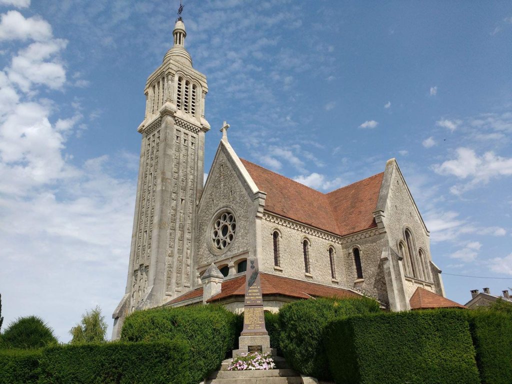 Dontrien - Église Saint Laurent