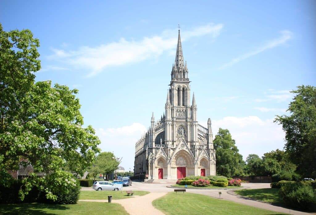 Évreux - Église Notre Dame de Bonsecours à La Madeleine