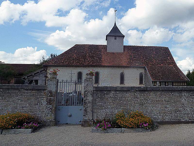 Jussecourt-Minecourt - Église Saint Laurent