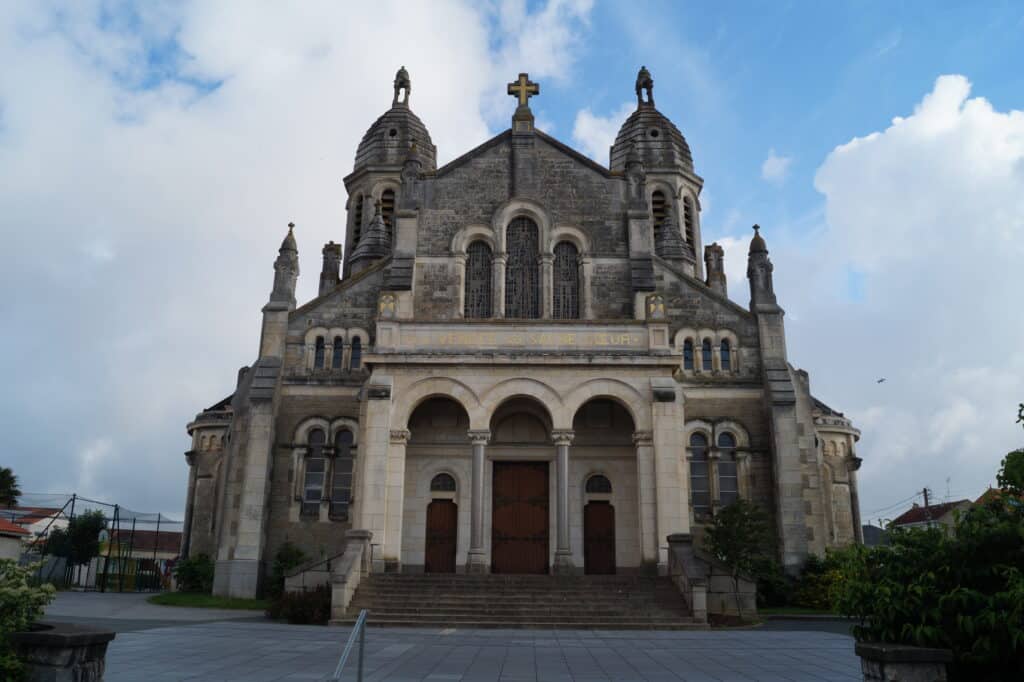 La Roche-sur-Yon - Église Sacré Coeur