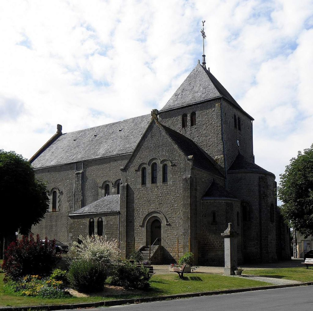 Mézangers - Église Saint Front