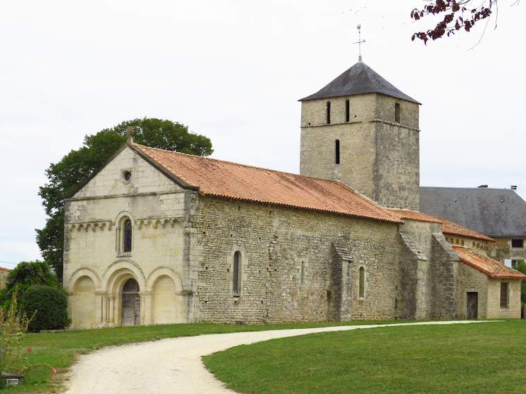 Montalembert - Église Montalembert (Saint-sylvestre)