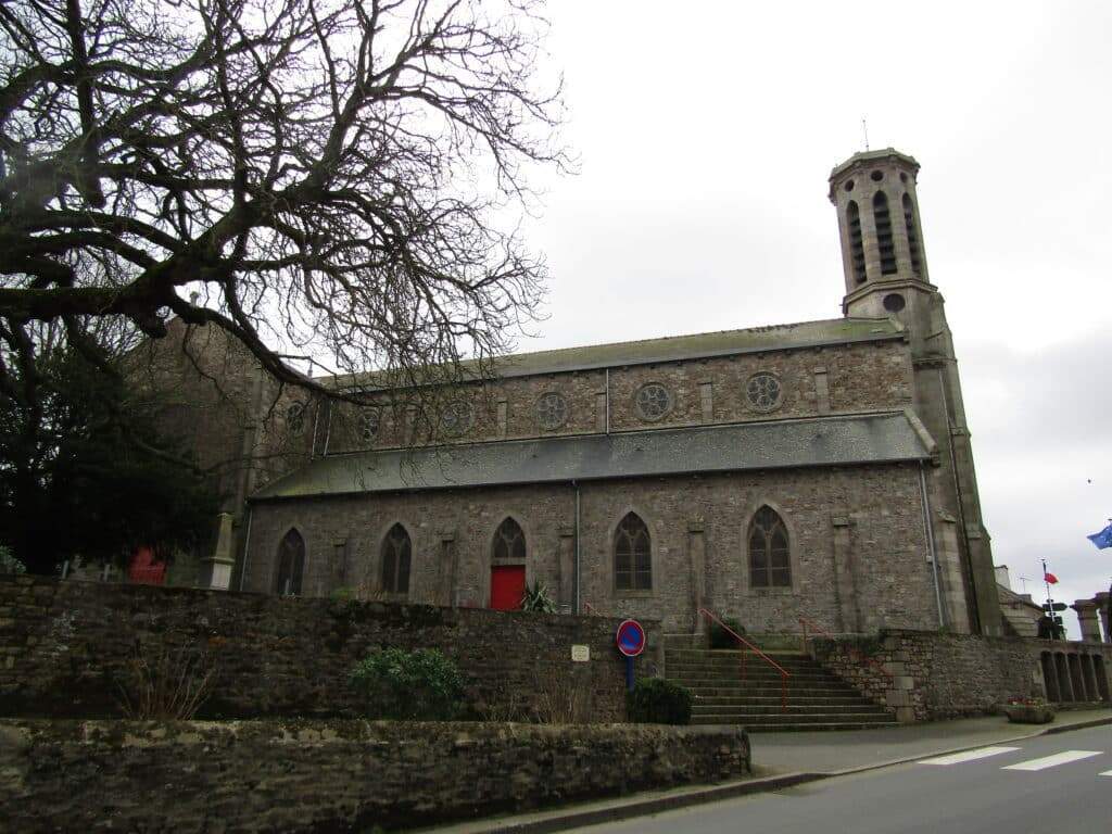 Plourivo - Église Saint Pierre