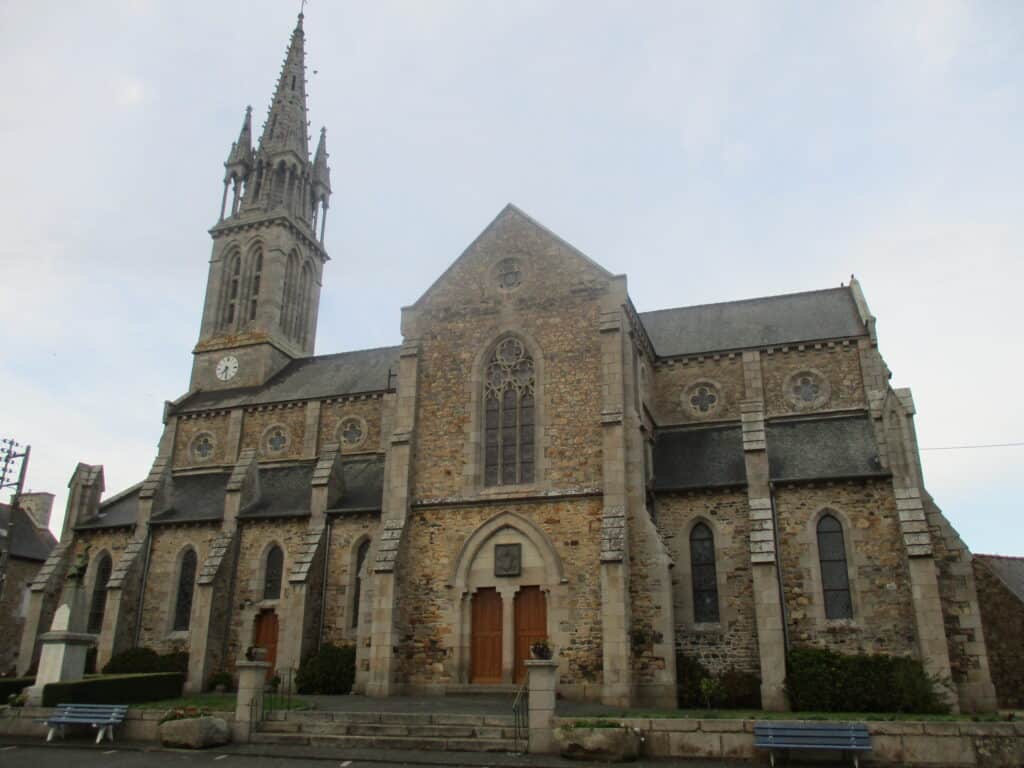 Pludual - Église Saint Mayeux