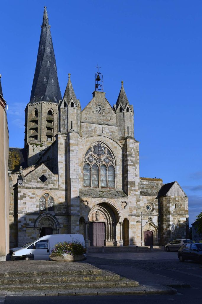 Puiseaux - Église Notre Dame