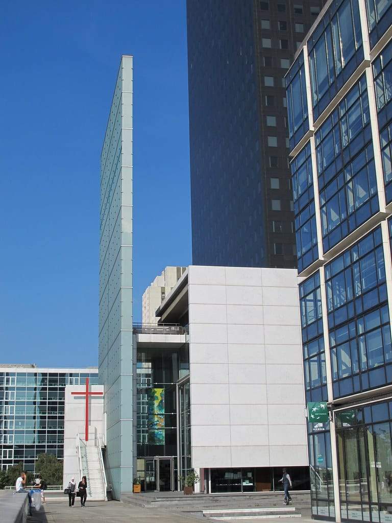 Puteaux - Maison D’église Notre-dame de Pentecôte (La Défense)