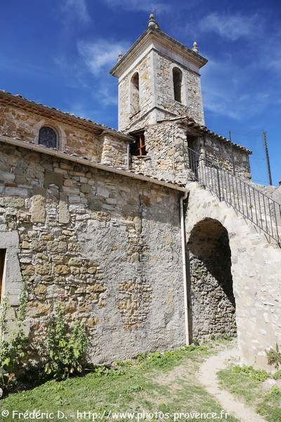 Revest-des-Brousses - Église Saint-côme-et-saint-damien