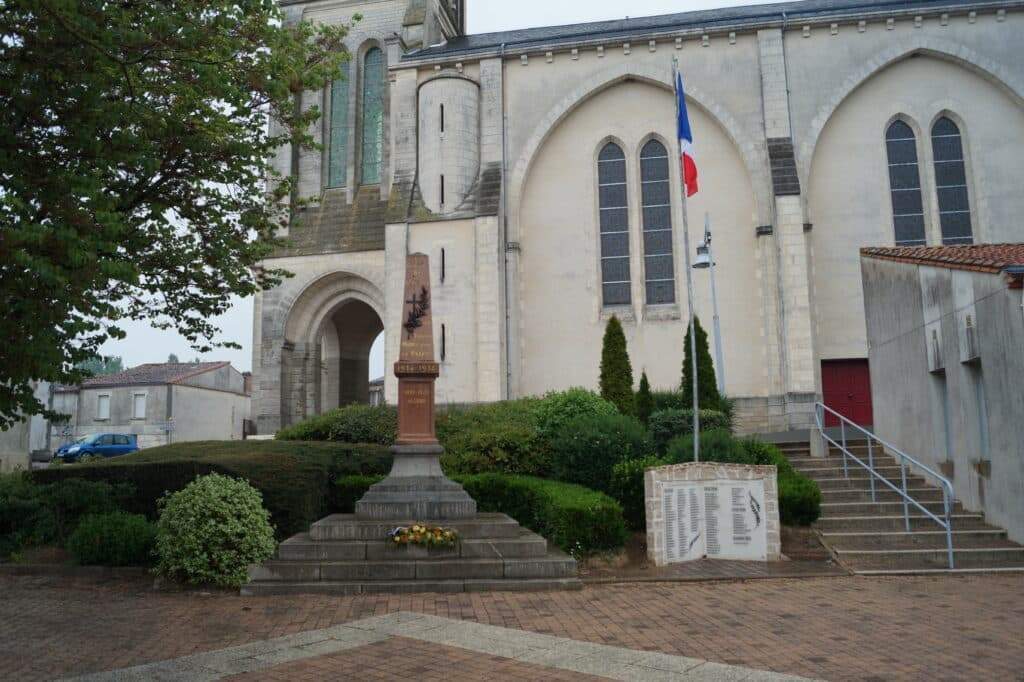 Saint-Denis-la-Chevasse - Église de Saint-Denis-la-Chevasse