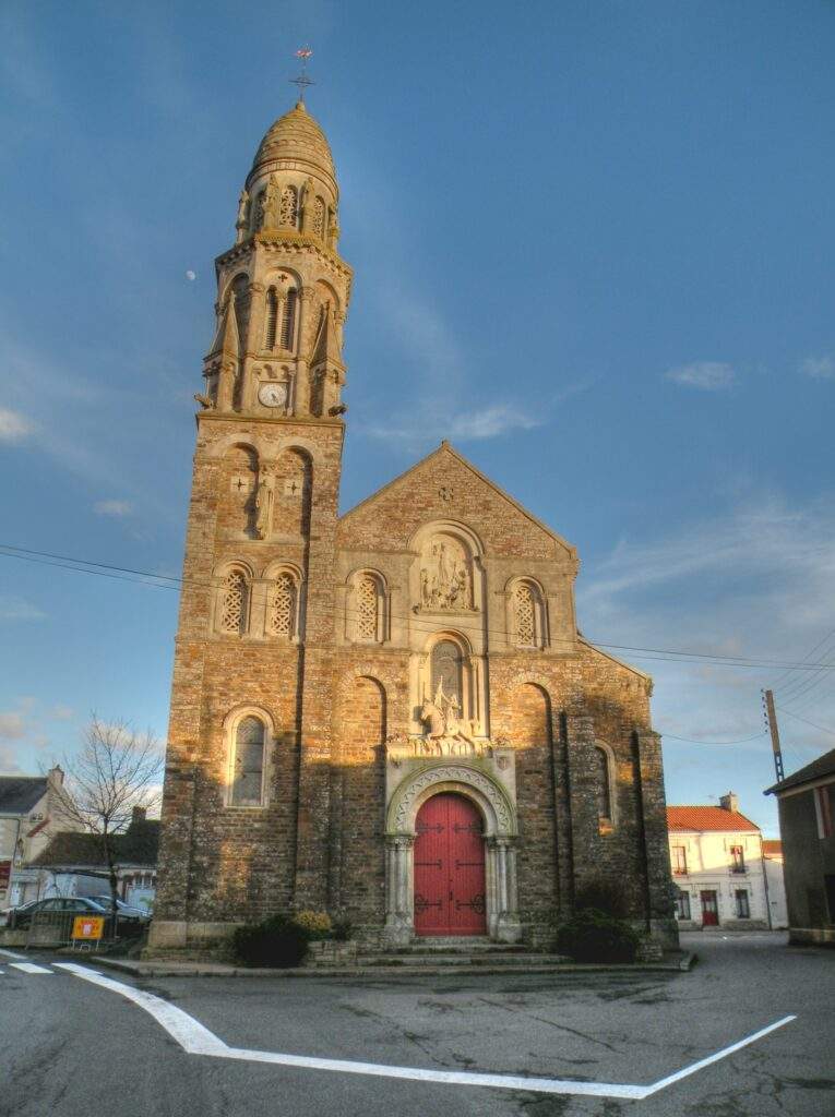 Saint-Fiacre-sur-Maine - Eglise Paroissiale
