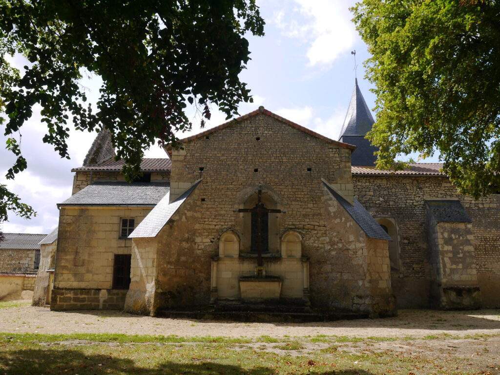 Saint-Macaire-du-Bois - Église Saint Macaire