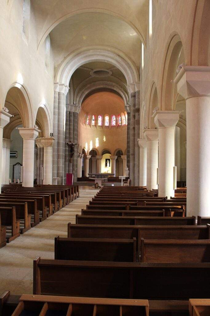 Sourdeval - Église